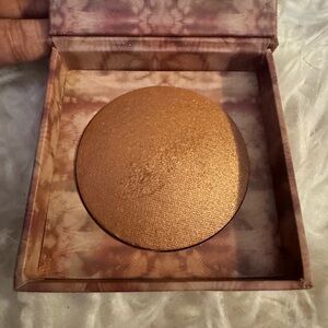 URBAN DECAY ILLUMINATED HIGHLIGHTER